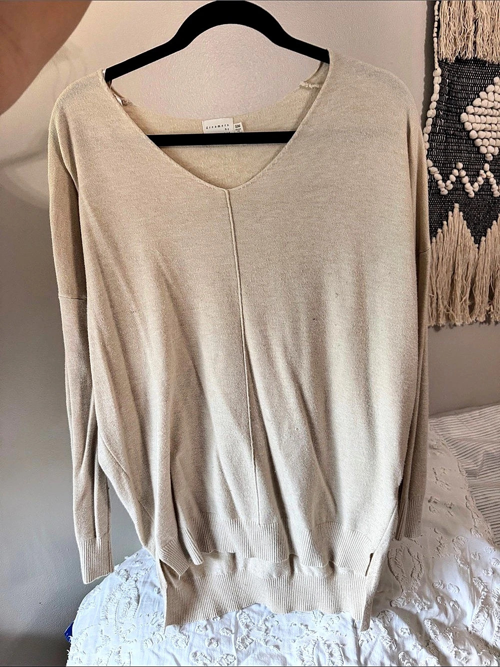 Dreamers V-Neck Sweater Beige Small/Medium